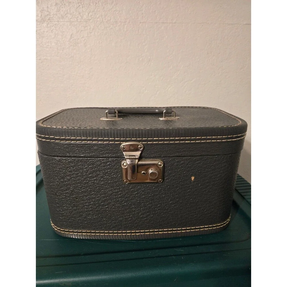 Vintage Blue Train/Vanity Case